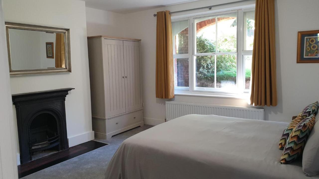 Beautiful Garden Apartment In Leafy St Leonards 5 Mins To Beach Bagian luar foto