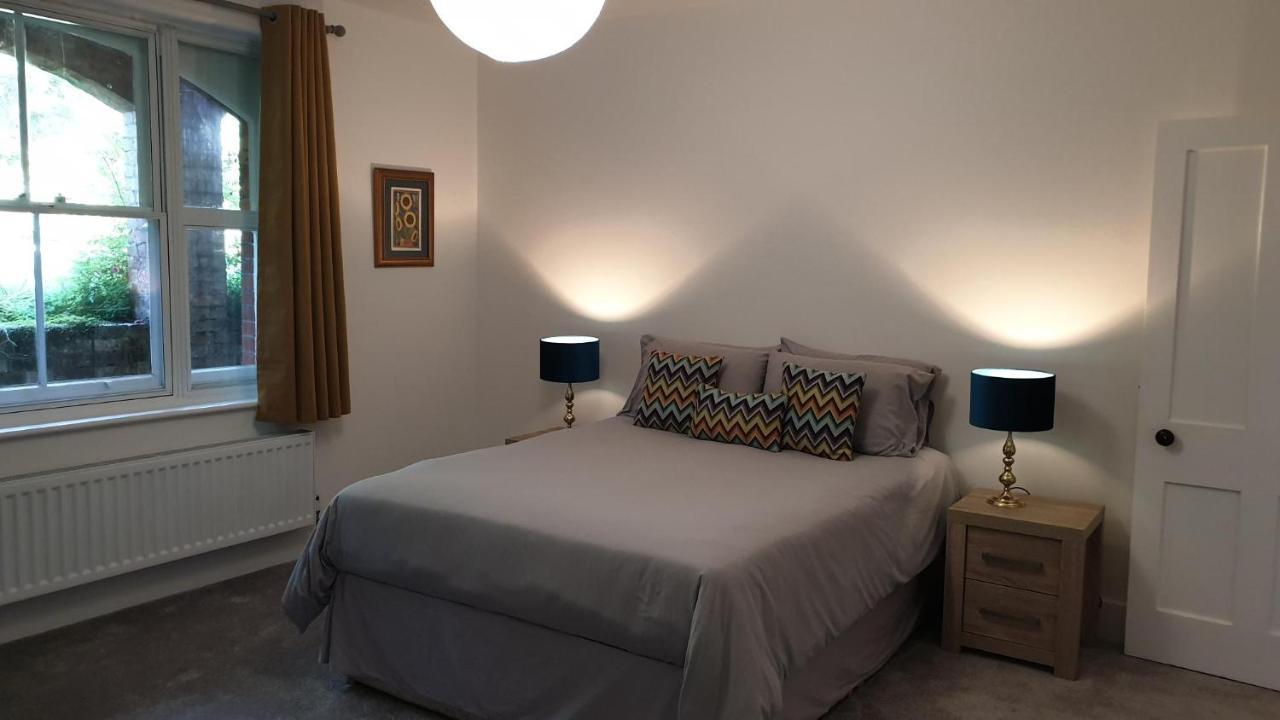 Beautiful Garden Apartment In Leafy St Leonards 5 Mins To Beach Bagian luar foto