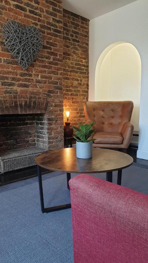 Beautiful Garden Apartment In Leafy St Leonards 5 Mins To Beach Bagian luar foto